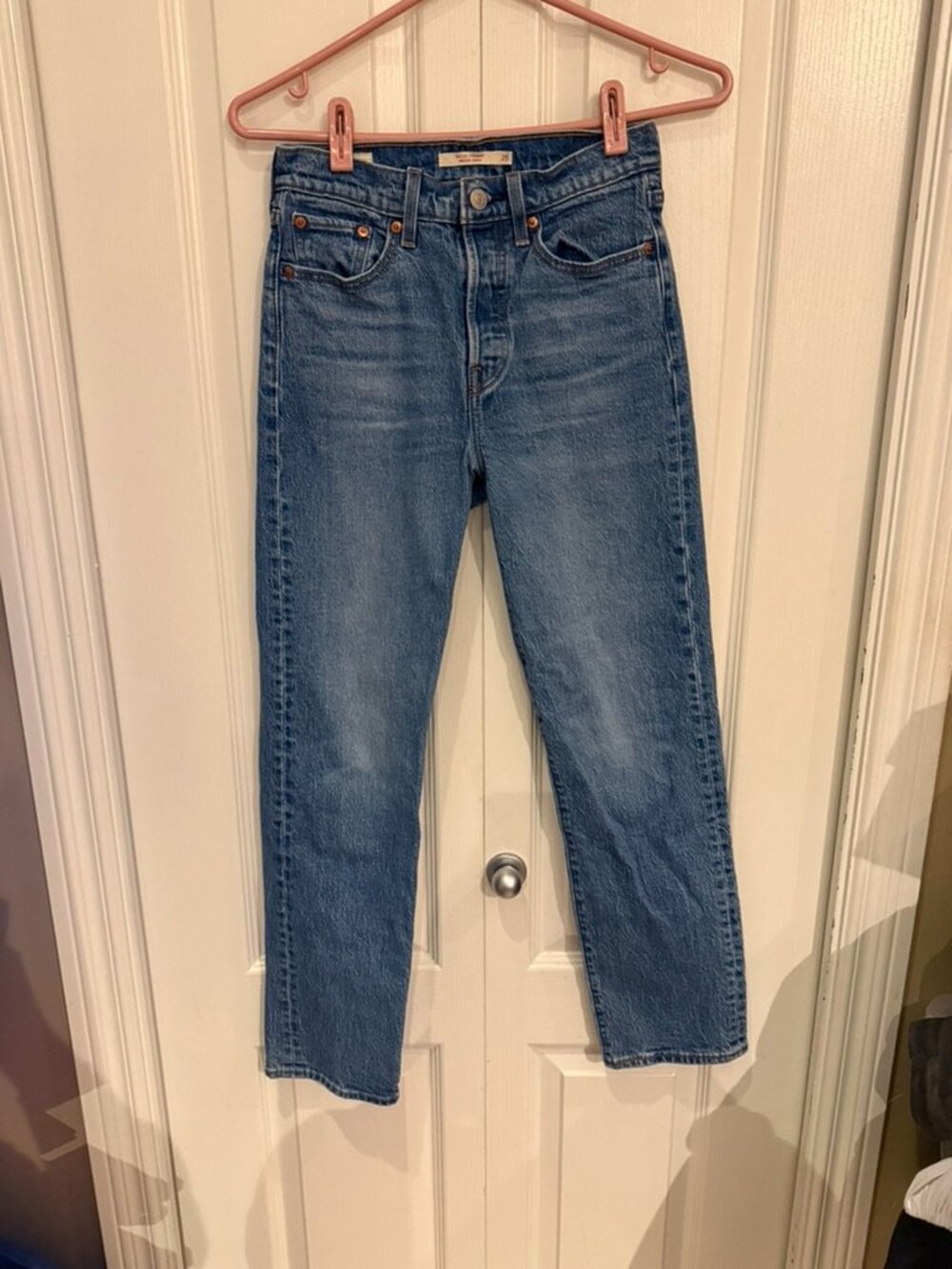 EUC Levi Wedgie Straight Leg Jeans